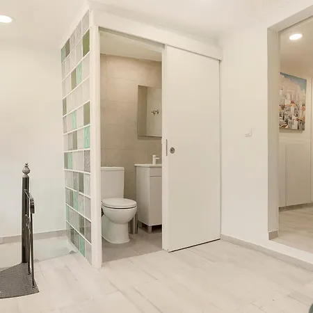 Cosy Duplex House In Downtown *