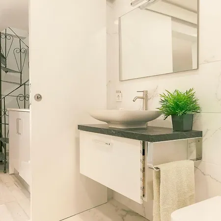 Cosy Duplex House In Downtown * ליסבון